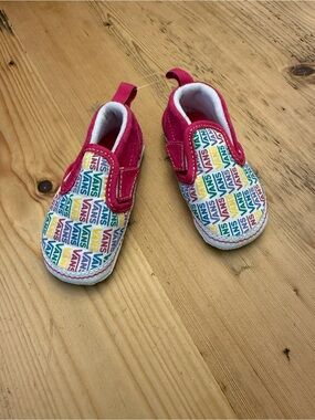 Vans Infant slip on V crib shoes Multicolor Logo